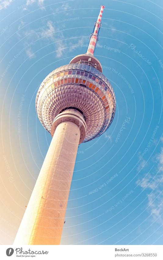 Der Fernsehturm in der Hauptstadt Berlin Ferien & Urlaub & Reisen Tourismus Sommer Fernsehen Himmel Wolken Stadt Stadtzentrum Skyline Hochhaus Kirche Gebäude