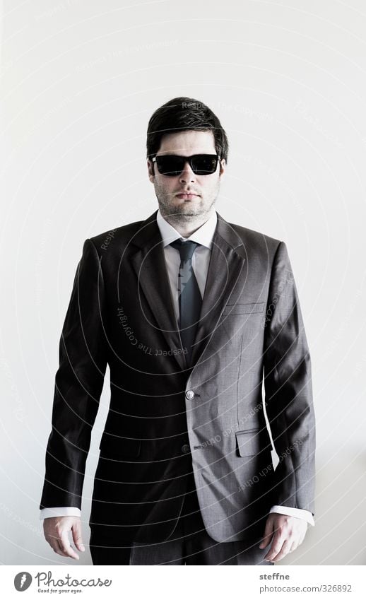 Businesskasper Mensch maskulin 1 Coolness Erfolg Sonnenbrille Anzug mafioso Mafia Geschäftsmann businesskasper Falte gefährlich Hochmut gelackt Farbfoto