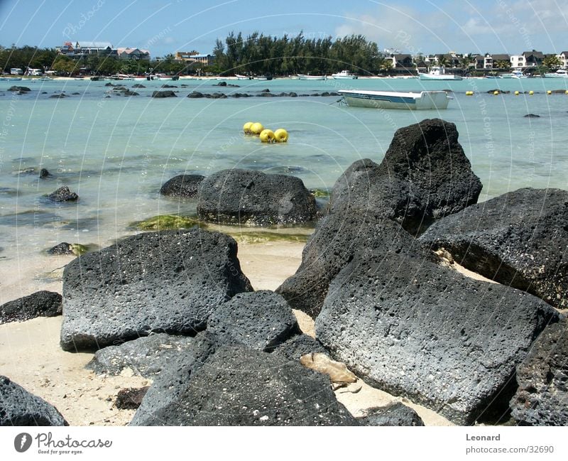 Strand Meer Wolken Wasserfahrzeug Boje Baum Haus Felsen Himmel Sand sea tropic boat