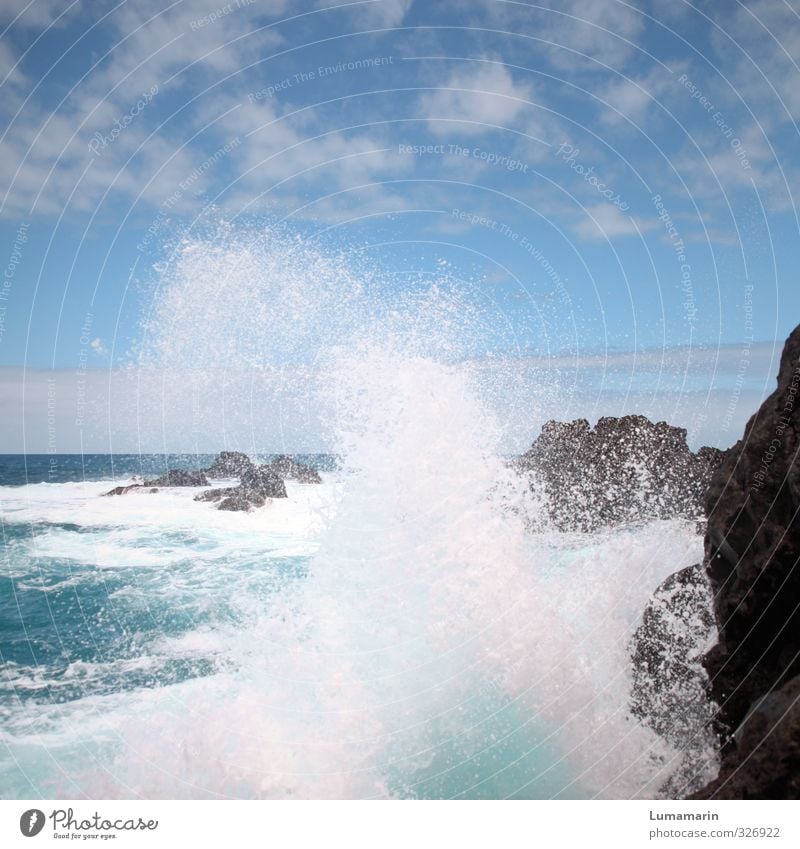 Erfrischung Umwelt Landschaft Urelemente Erde Luft Wasser Wassertropfen Himmel Wolken Horizont Sommer Schönes Wetter Felsen Küste Meer hoch kalt nass natürlich