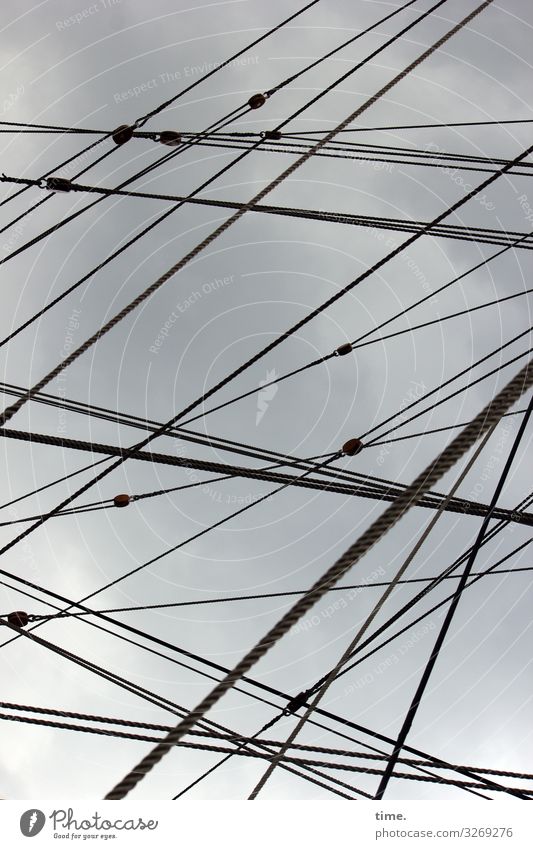 Seilschaften (II) Himmel Gewitterwolken Wetter Schifffahrt Segelboot Segelschiff An Bord diagonal Linie maritim Kraft Wachsamkeit Ausdauer standhaft