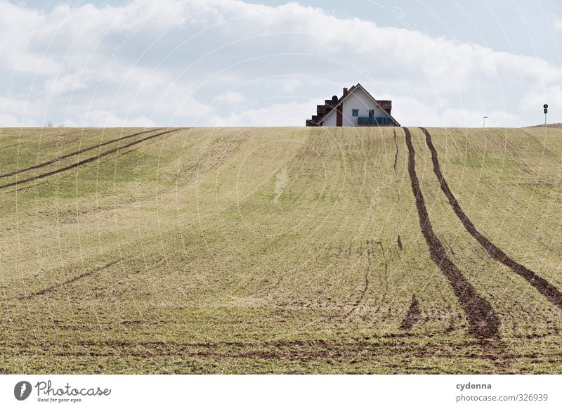 Einfamilienhaus in Randlage Lifestyle Wohlgefühl Häusliches Leben Haus Traumhaus Hausbau Umwelt Natur Landschaft Himmel Frühling Winter Feld Stadtrand