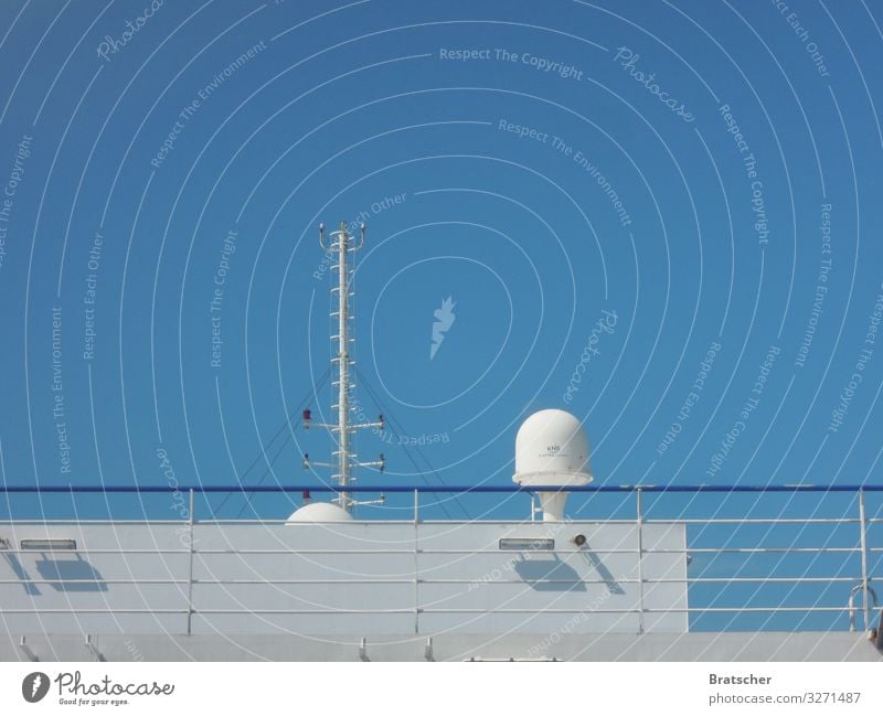 Textfreiraum oben Ferien & Urlaub & Reisen Tourismus Ausflug Kreuzfahrt Sommer Meer Himmel Wolkenloser Himmel Schönes Wetter Verkehr Schifffahrt Passagierschiff