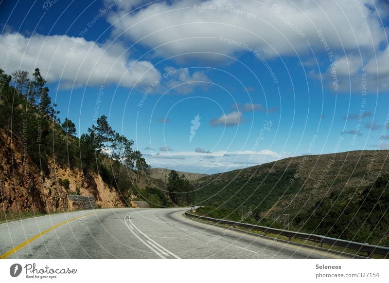 Roadtrip Ferien & Urlaub & Reisen Tourismus Ausflug Ferne Freiheit Sommer Sonne Berge u. Gebirge Natur Landschaft Himmel Wolken Hügel Verkehr Verkehrswege