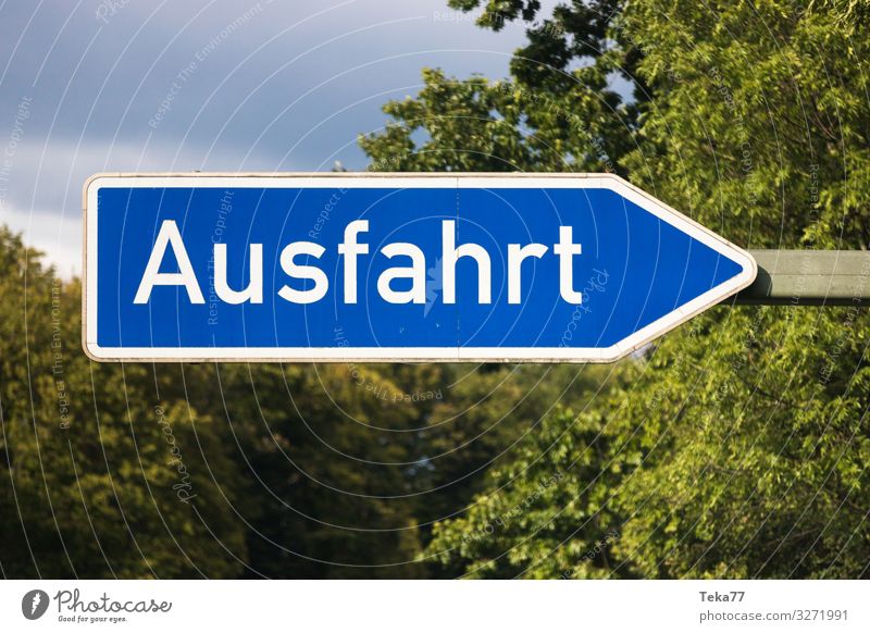 #Die Ausfahrt Zeichen Schriftzeichen Schilder & Markierungen Hinweisschild Warnschild Verkehrszeichen ästhetisch Abenteuer Autobahn Farbfoto Außenaufnahme