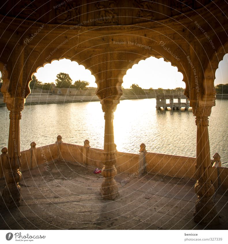 Jaisalmer Lake View Menschenleer Architektur Bauwerk Säule Natur Himmel Wasser See Fotografie Außenaufnahme Tag Reisefotografie Sehenswürdigkeit