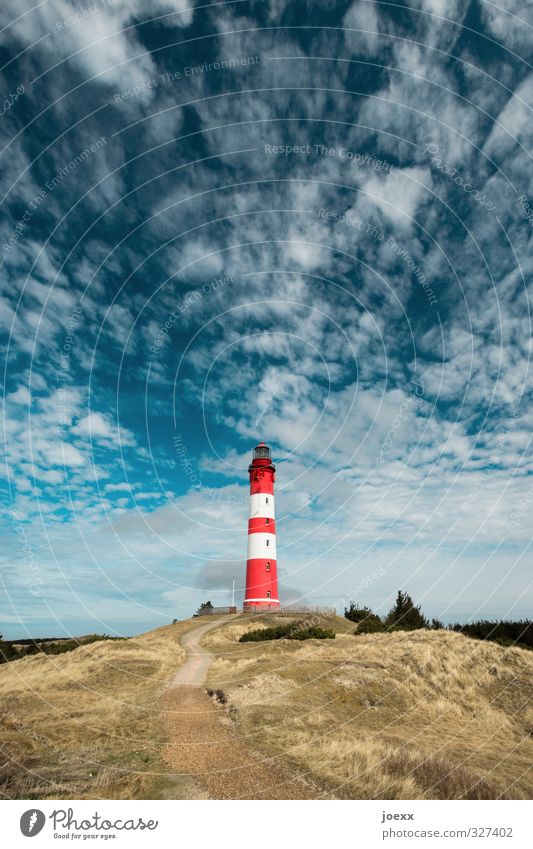 Pause Himmel Wolken Sommer Schönes Wetter Gras Hügel Nordsee Insel Leuchtturm Wege & Pfade blau braun grün rot weiß Farbe Horizont Idylle Nostalgie Farbfoto