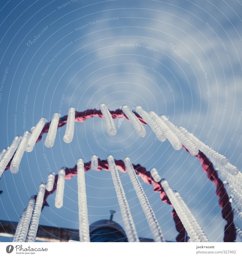 Detail vom Windspiel mit Perlenketten Himmel Wolken Dekoration & Verzierung Krimskrams Metall Kunststoff hängen dünn retro Leichtigkeit Halterung Schraube