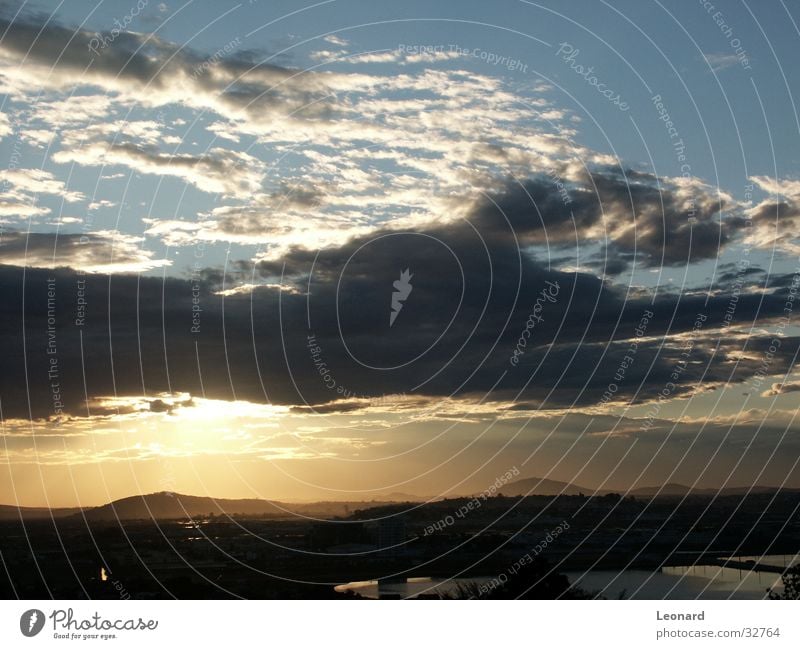 Sonnenuntergang See Wolken Horizont Himmel Berge u. Gebirge sky cloud horizon Silhouette