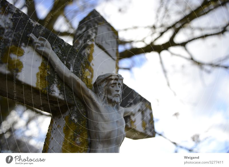 Kreuz Körper maskulin 1 Mensch Zeichen grau Jesus Christus Christentum Karfreitag Religion & Glaube Spiritualität pilgern Ostern Farbfoto Außenaufnahme