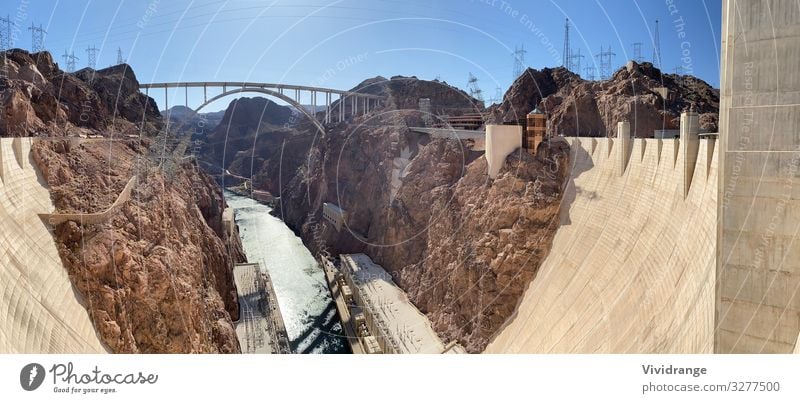 Hover Dam und weite Sicht auf Colorado River, Nevada und Arizona Ferien & Urlaub & Reisen Tourismus Ausflug Sightseeing Berge u. Gebirge Energiewirtschaft