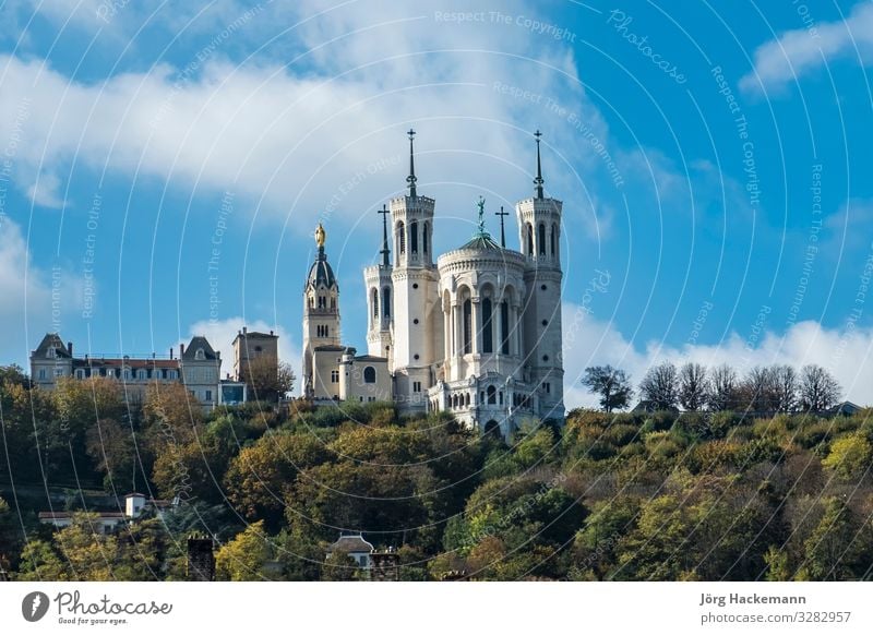 Basilica notre Dame de Fourviere Richtung Lyon, Frankreich schön Ferien & Urlaub & Reisen Tourismus Sommer Sonne Kultur Himmel Wolken Kirche Gebäude Architektur