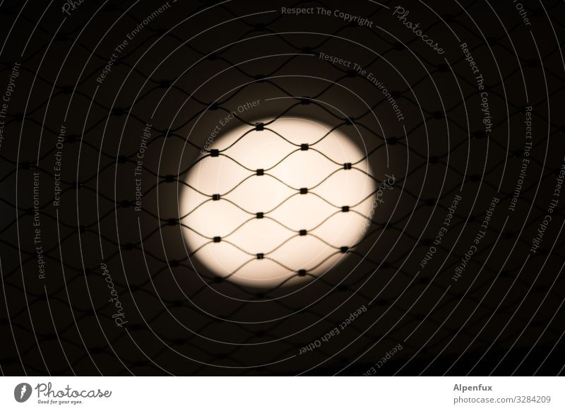 unerreichbar... Nachthimmel Mond Vollmond leuchten kalt Vorsicht Gelassenheit Selbstbeherrschung träumen Sehnsucht Enttäuschung Zukunftsangst Zufriedenheit
