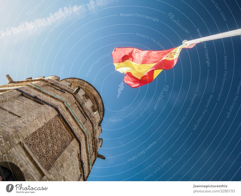 España Tourismus Sightseeing Städtereise Sommerurlaub Architektur Himmel Schönes Wetter Sevilla Spanien Stadt Burg oder Schloss Turm Sehenswürdigkeit