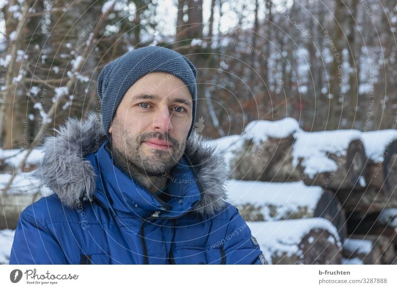 Portrait im Winter Leben Zufriedenheit Freizeit & Hobby Wintersport wandern maskulin Mann Erwachsene Gesicht Bart 1 Mensch 30-45 Jahre Jacke Mantel Mütze