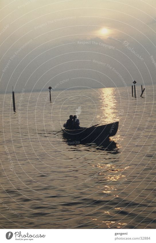 zu zweit alleine See Wasserfahrzeug Sonnenuntergang Liebe