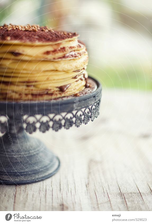 wer will das letzte Stück? Kuchen Dessert Süßwaren Schokolade Ernährung Tortenplatte lecker süß Kalorienreich Crêpe Farbfoto Innenaufnahme Nahaufnahme