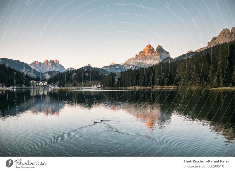 Sicht auf Tre Cime di Laveredo am Lago di Misurina See spiegeln Gebirge Berge u. Gebirge Tre Cime di Lavaredo ufer Abendstimmung Sonnenuntergang Südtirol