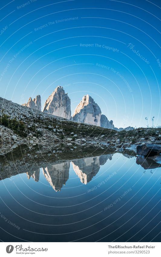 Tre Cime di Lavaredo - Berge spiegeln sich im kleinen See Wasser ruhig wandern Berge u. Gebirge beliebt Tourismus Klettern touristisch Spiegelung Südtirol