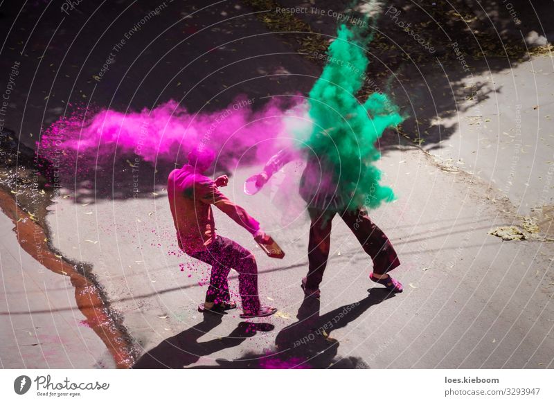 Indian Holi celebration with color powder Freude Ferien & Urlaub & Reisen Tourismus Ferne Mensch Veranstaltung Feste & Feiern Fröhlichkeit rosa Frühlingsgefühle