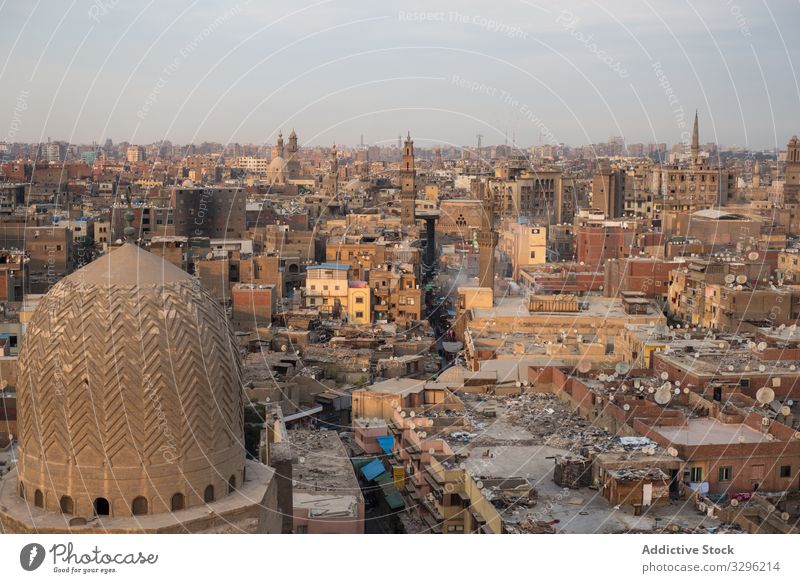 Große antike Stadt mit Minaretten und alten Backsteinbauten Moschee Großstadt Architektur muslimisch islamisch Religion Kultur Außenseite Tempel Himmel reisen