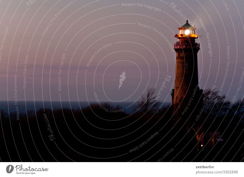 Leuchtturm auf Rügen Abend arkona Dorf dunkel Farbe Farbenspiel Farbverlauf Fischerdorf Insel Kap Arkona Küste Küstenwache Landschaft Mecklenburg-Vorpommern