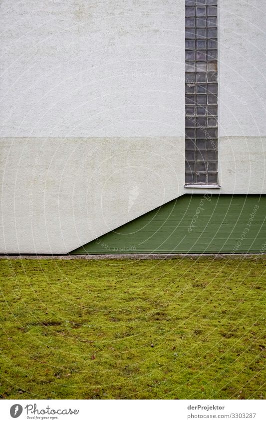 Grüner wohnen in Berlin Sightseeing Städtereise Umwelt Garten Hauptstadt Haus Bauwerk Gebäude Architektur Mauer Wand Sehenswürdigkeit außergewöhnlich hässlich