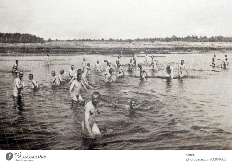 Hautsache | »porentief rein muss es sein« (Klementine) maskulin Mann Erwachsene Menschenmenge Umwelt Natur Landschaft Wasser Horizont Flussufer