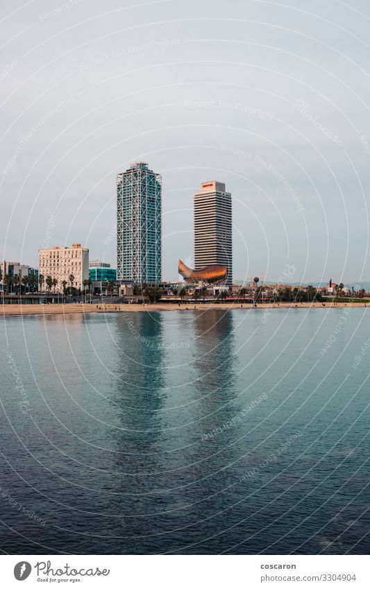 Barcelona-Türme vom Meer aus gesehen Ferien & Urlaub & Reisen Tourismus Sommer Strand Natur Landschaft Himmel Horizont Küste Skyline Hochhaus Hafen Gebäude