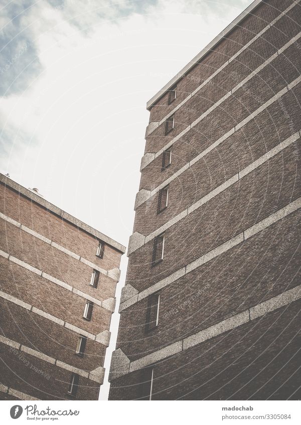 Brüder Lifestyle Häusliches Leben Wohnung Stadt Haus Bauwerk Gebäude Architektur Fassade eckig trashig Gentrifizierung Miete anonym Nachbar Immobilienmarkt