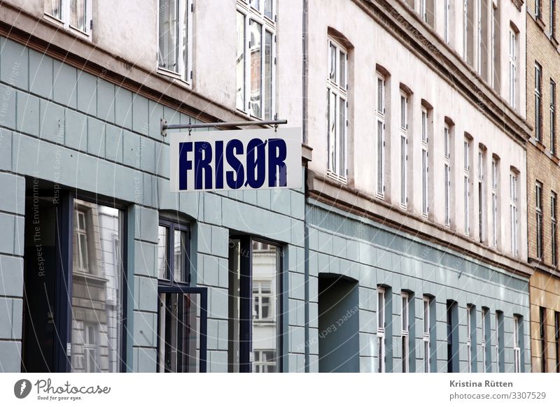 frisor Körperpflege Haus Friseur Handwerk Stadt Gebäude Fassade Fenster Schilder & Markierungen laden schild werbung Werbeschild Ladengeschäft Ladenfront