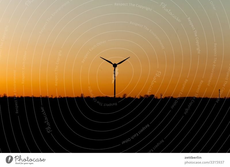 Windkraft am Horizont altenkirchen Dorf Dämmerung Ferne Insel juliusruh Küste Landschaft Mecklenburg-Vorpommern Menschenleer Ostsee Ostseeinsel Rügen Sonne