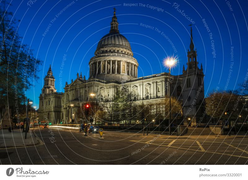 St. Pauls-Kathedrale in London. Lifestyle Reichtum Stil Design Ferien & Urlaub & Reisen Tourismus Sightseeing Städtereise Bildung Erwachsenenbildung