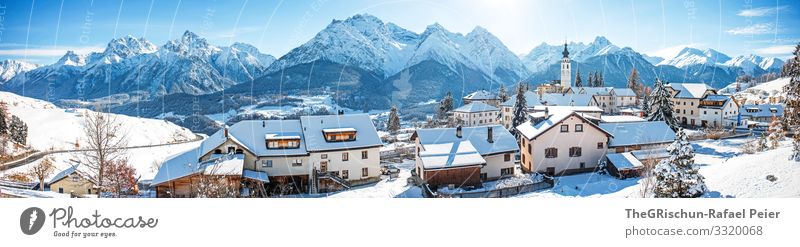 Unterengadin Natur blau weiß ftan Engadin Panorama (Aussicht) Panorama (Bildformat) Haus Schnee Winter Berge u. Gebirge Sonne Blauer Himmel Kirche Dorf Schweiz