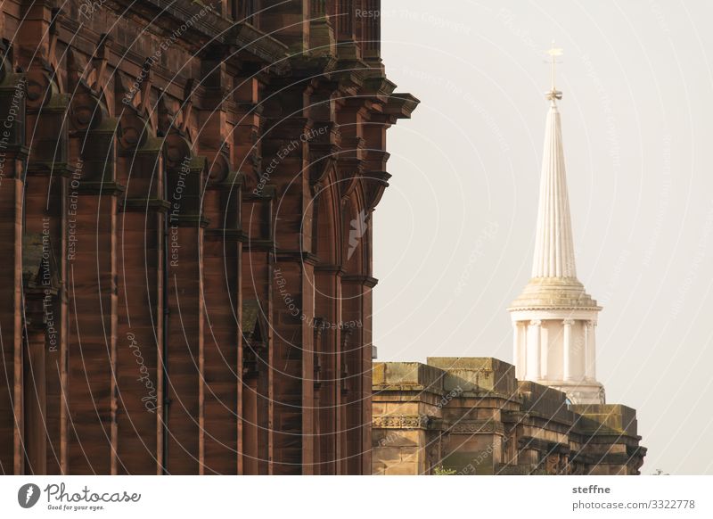 quer, aber vertikal Sonnenaufgang Sonnenuntergang Sonnenlicht Schönes Wetter Altstadt Skyline Fassade ästhetisch historisch Glasgow Turmspitze Architektur Säule