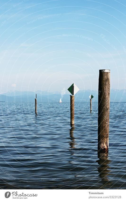 Blautöne und Orientierungshilfen Ferien & Urlaub & Reisen Umwelt Natur Landschaft Urelemente Wasser Himmel Schönes Wetter See Bodensee Verkehr Schifffahrt