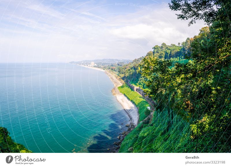 Panorama-Meerstrand und Stadtblick von einem hohen Berg in Georgien Ferien & Urlaub & Reisen Tourismus Ausflug Sommer Strand Berge u. Gebirge Tapete Natur