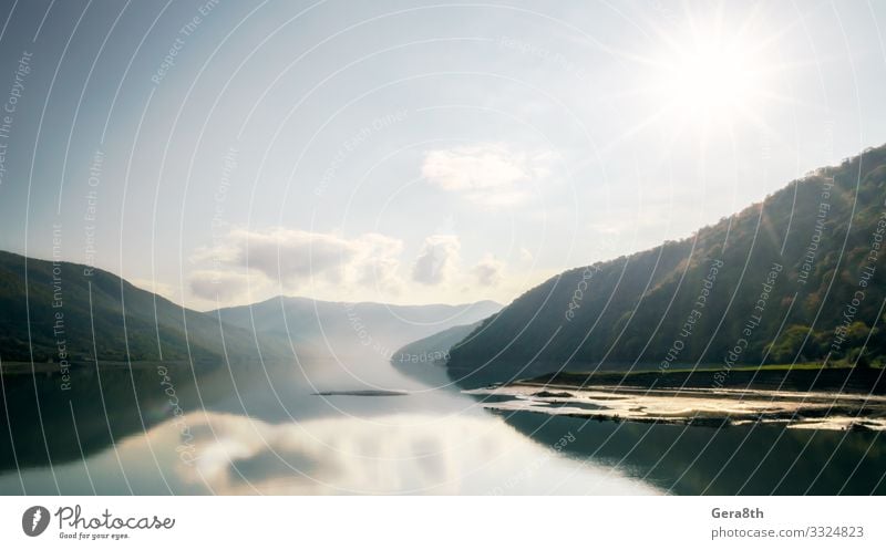 Herbstlandschaft der Berge und des Sees in Georgien Erholung Ferien & Urlaub & Reisen Tourismus Ausflug Sommer Sonne Berge u. Gebirge Natur Landschaft Pflanze