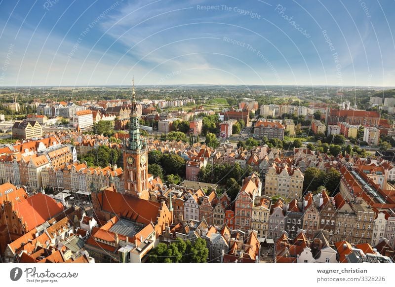 Roofs of Gdansk Ferien & Urlaub & Reisen Sommer Stadt Hafenstadt Stadtzentrum Altstadt Menschenleer Haus Kirche Dom Bauwerk Gebäude Architektur Fassade Dach