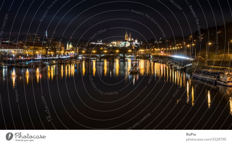 Stadt Prag bei Nacht. Lifestyle Reichtum Stil Design Leben Erholung Ferien & Urlaub & Reisen Tourismus Sightseeing Städtereise Wirtschaft Handel