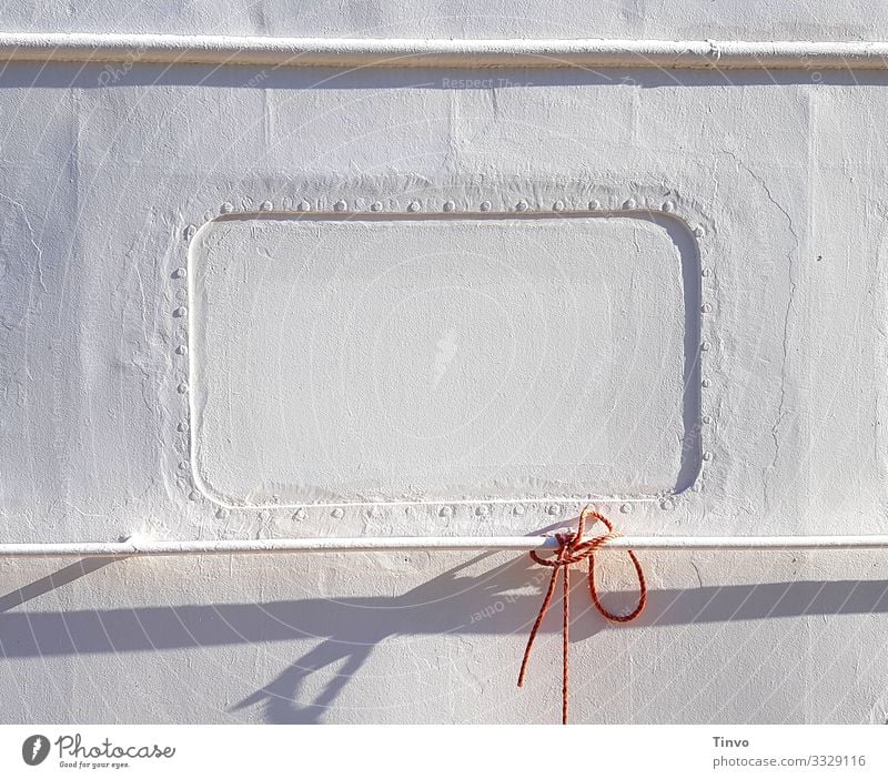 Das härteste Fenster Hamburgs Schifffahrt Binnenschifffahrt Bootsfahrt Passagierschiff Fähre Wasserfahrzeug Hafen Bootsfenster Schiffstau Reling hell maritim