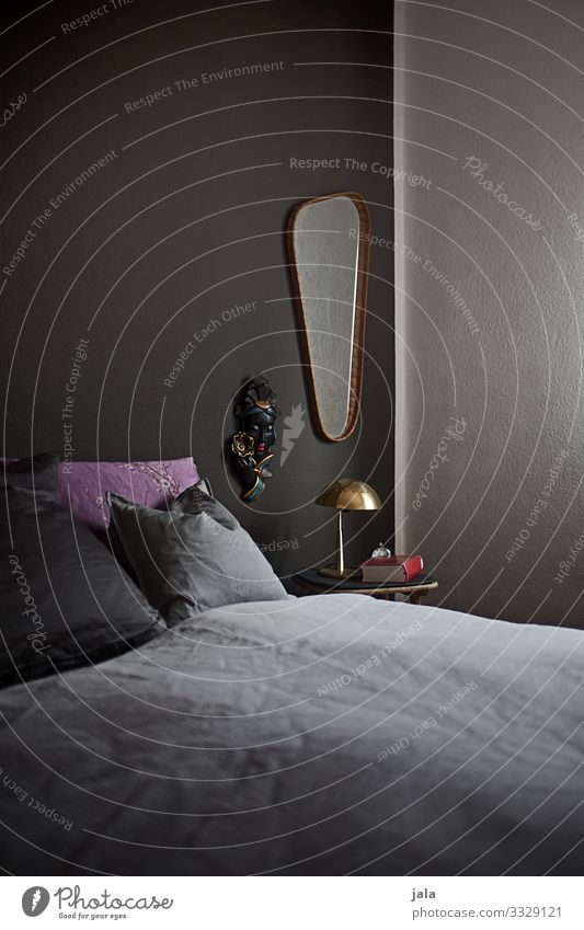 grau Häusliches Leben Wohnung Innenarchitektur Lampe Bett Spiegel Raum Schlafzimmer ästhetisch dunkel einfach einzigartig Farbfoto Innenaufnahme Menschenleer