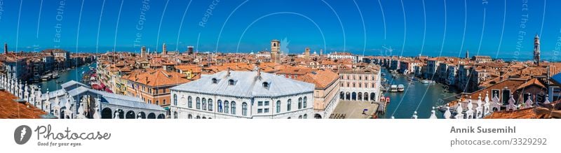 Panorama über den Canal Grande in Venedig Kunst Architektur Kultur Wasser Schönes Wetter Italien Stadt Hafenstadt Stadtzentrum Menschenleer Haus Brücke Bauwerk