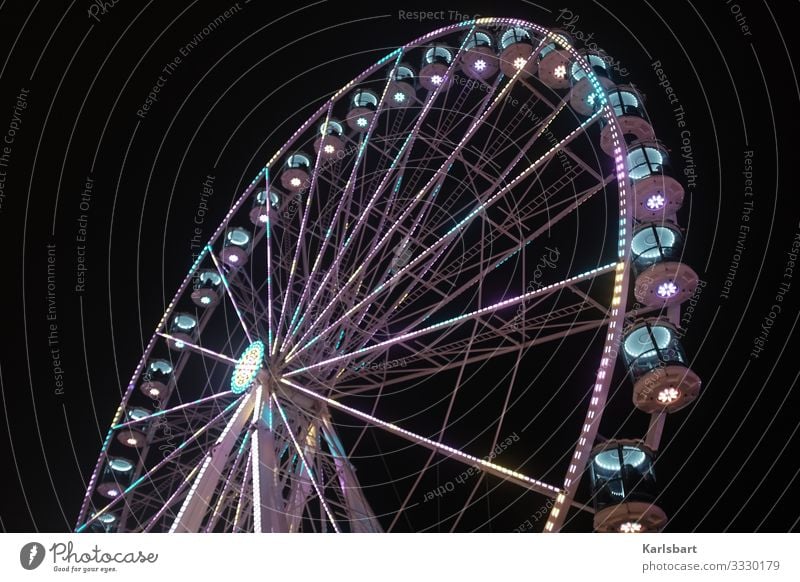 Düstere Veranstaltung Riesenrad Jahrmarkt Kirmes Event Events Licht Lichtspiel Effekt Oktoberfest Maifest drehen Außenaufnahme Freizeit & Hobby Fahrgeschäfte