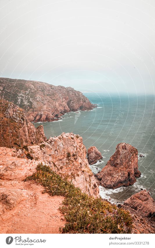 Trüber Tag an der Felsenküste der Algarve Strandleben Ausflug Herausforderung Freizeit & Hobby Badestelle wasser liebend Meeresstrand Erholung Schwimmen & Baden