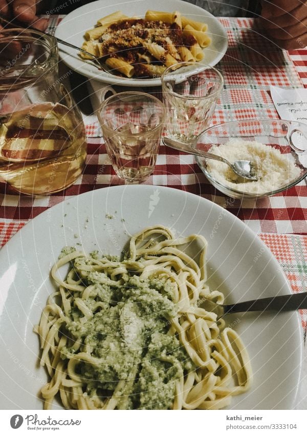 Pasta alla Genovese Lebensmittel Teigwaren Backwaren Ernährung Essen Mittagessen Bioprodukte Getränk Wein Geschirr Diät trinken Ferien & Urlaub & Reisen