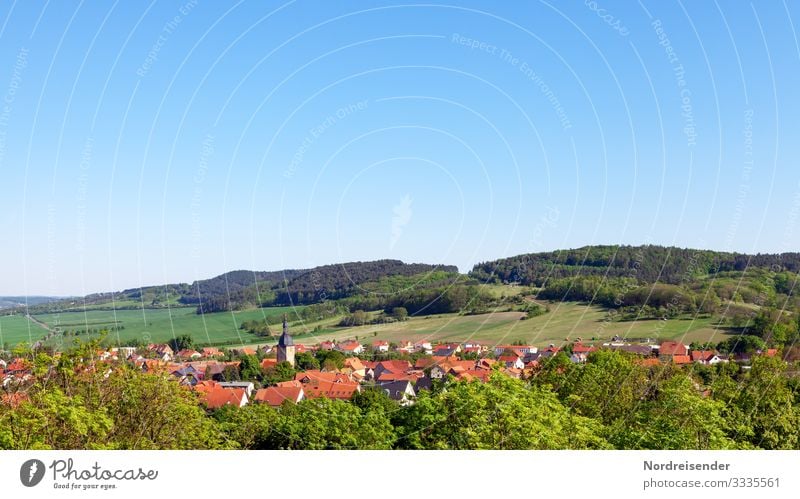 Ländliche Idylle in Deutschland Ferien & Urlaub & Reisen Tourismus Ausflug Natur Landschaft Wolkenloser Himmel Sommer Schönes Wetter Wiese Feld Wald Hügel Dorf