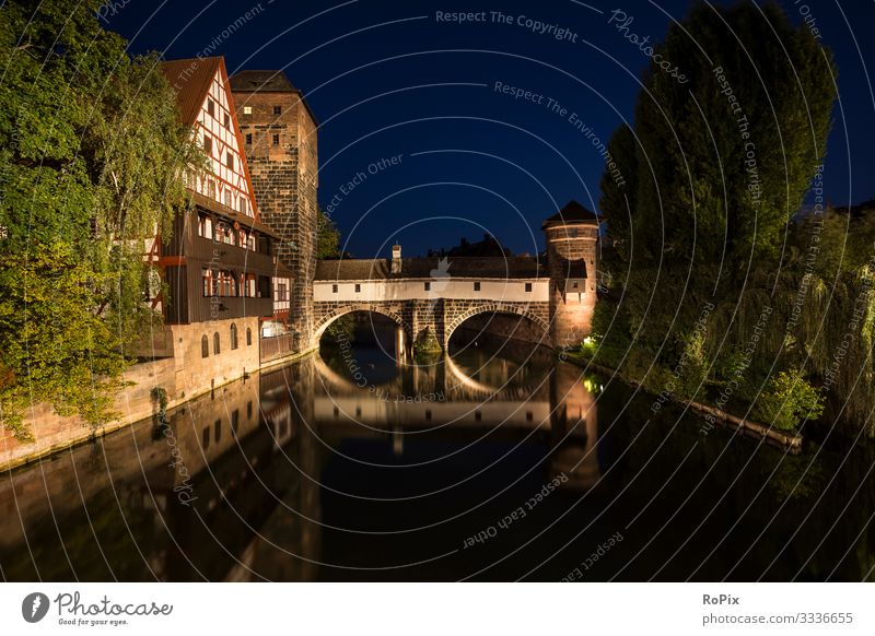 Karlsbrücke in Nürnberg bei Nacht. Fluss Bach river bridge Landschaft landscape Natur Flusslauf England Schottland scotland highlands Bauwerk weg Straße