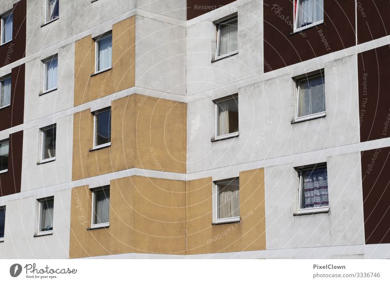 Wohnungsbau tristess wohnen wohngebiet haus mehrfamilienhaus mietshaus wand fassade fenster