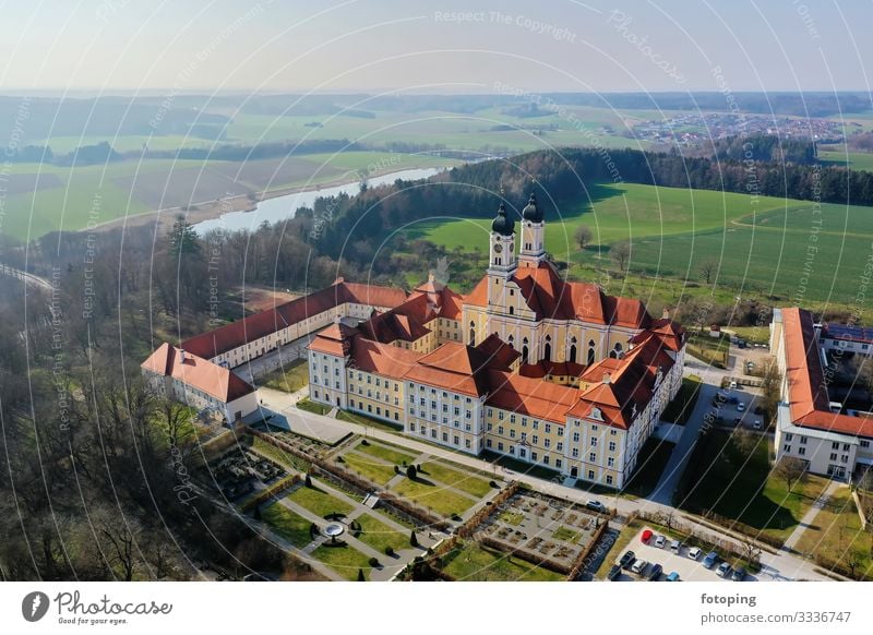 Kloster Roggenburg von oben schön Tourismus Ausflug Sommer Sonne Wetter Architektur Sehenswürdigkeit Wahrzeichen Denkmal historisch Religion & Glaube